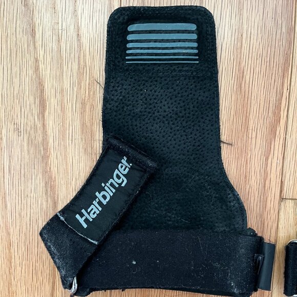 Harbinger athletic grips - Picture 2 of 2